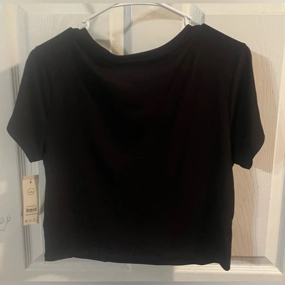 🔴 3/$12 No Boundaries Elegant Black V-Neck‎ Crop Top! NWT! Size Large.
